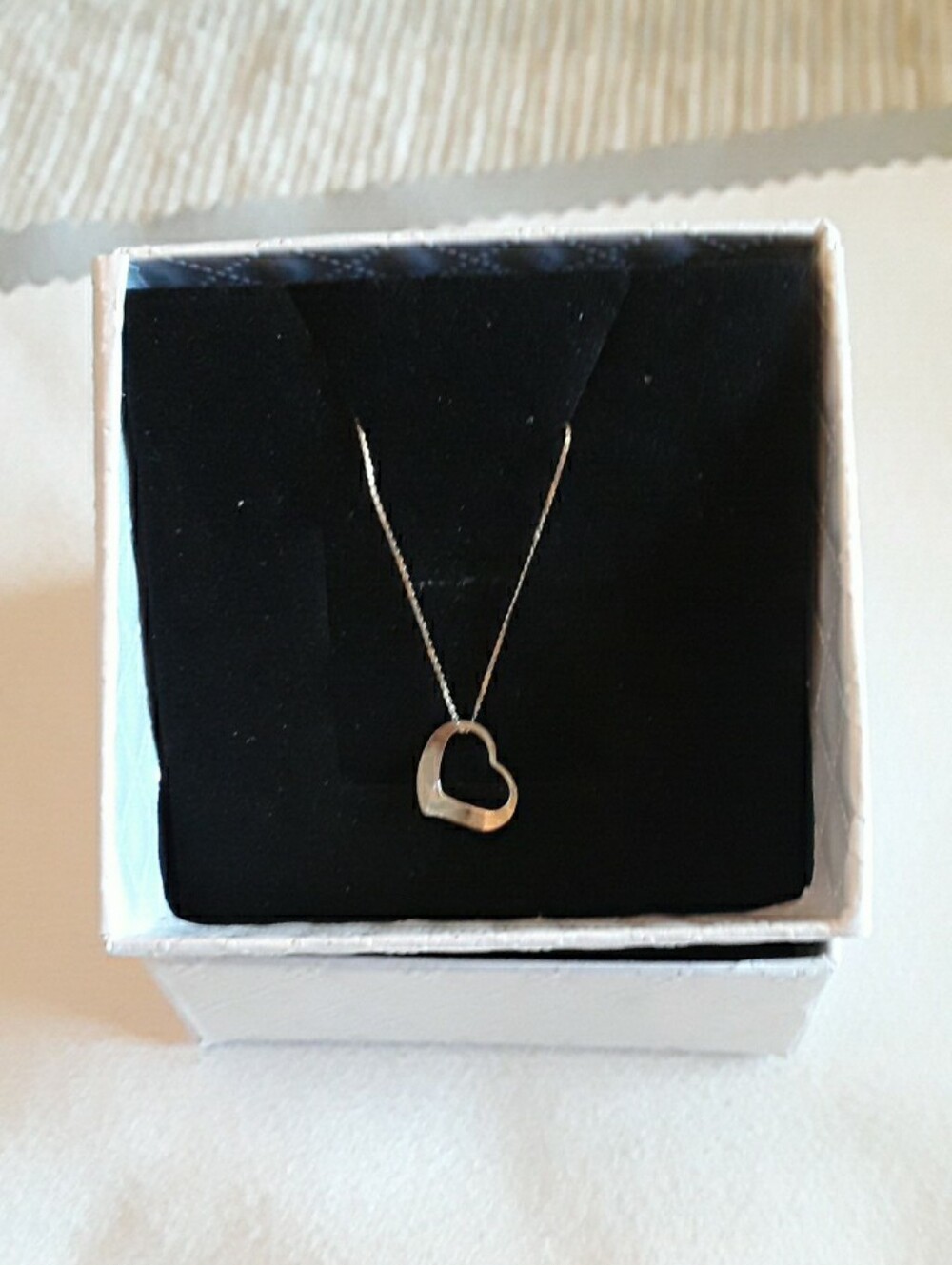 14K solid gold tiny floating heart necklace